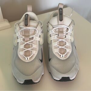 Nike Womens Spark Phantom Sneakers